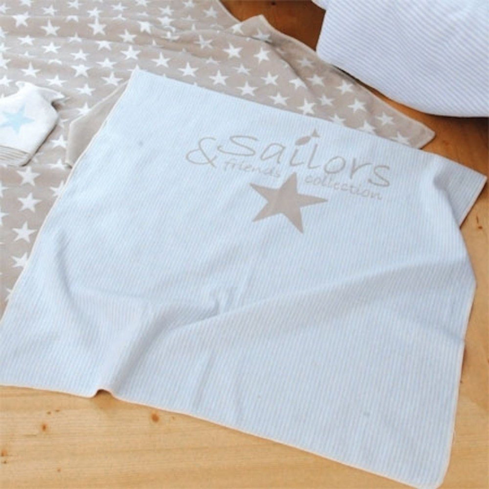 Juwel Baby- Kinderdecke Sailor mit Beutel, Hellblau