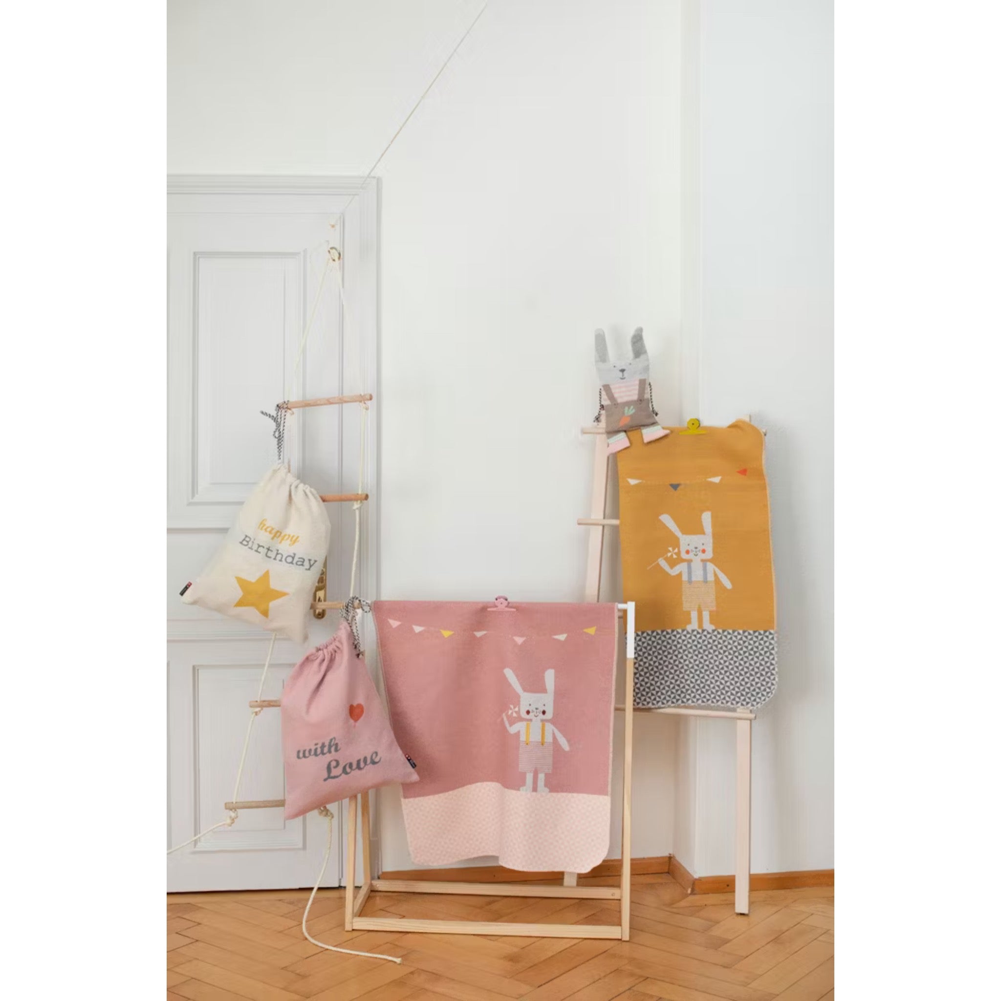 Babydecke Juwel "Hase" mit Stickerei, Kuscheldecke, Rosa