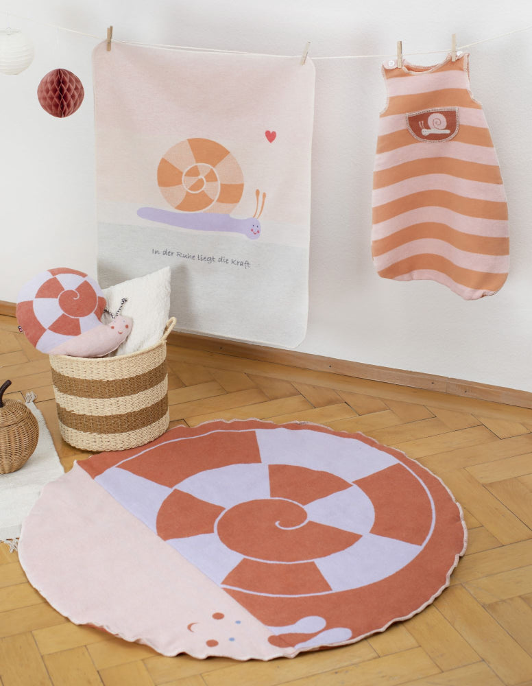 Babydecke "Schnecke", Kuscheldecke mit Stickerei, Wollweiß