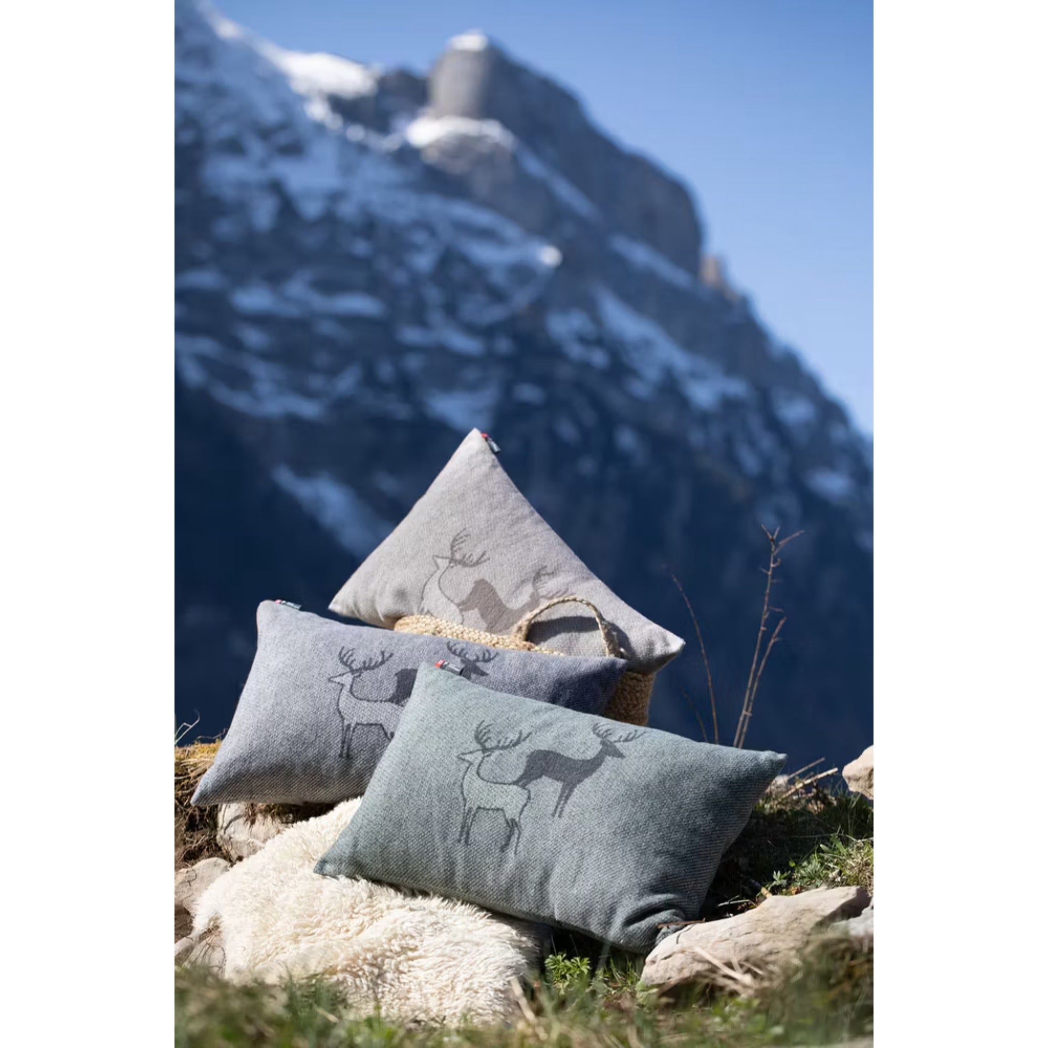 Kissenhülle Silvretta Hirschrudel, Braun