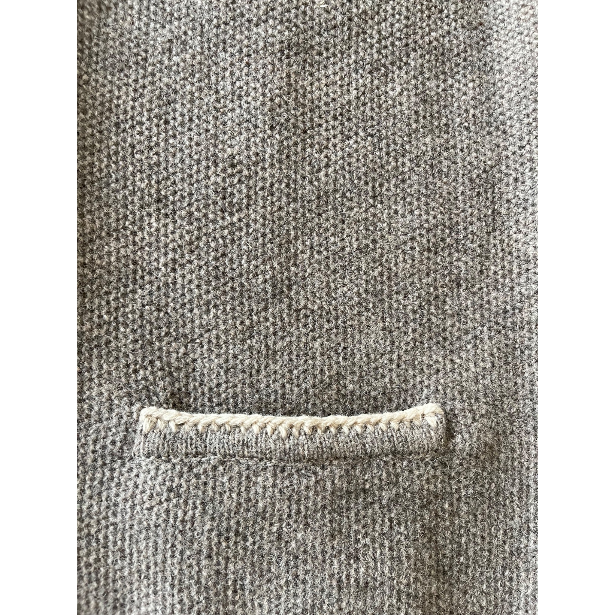 Astrifa Strickjacke, Janker Bischofswiesen mit Rückenfalte, Schlamm